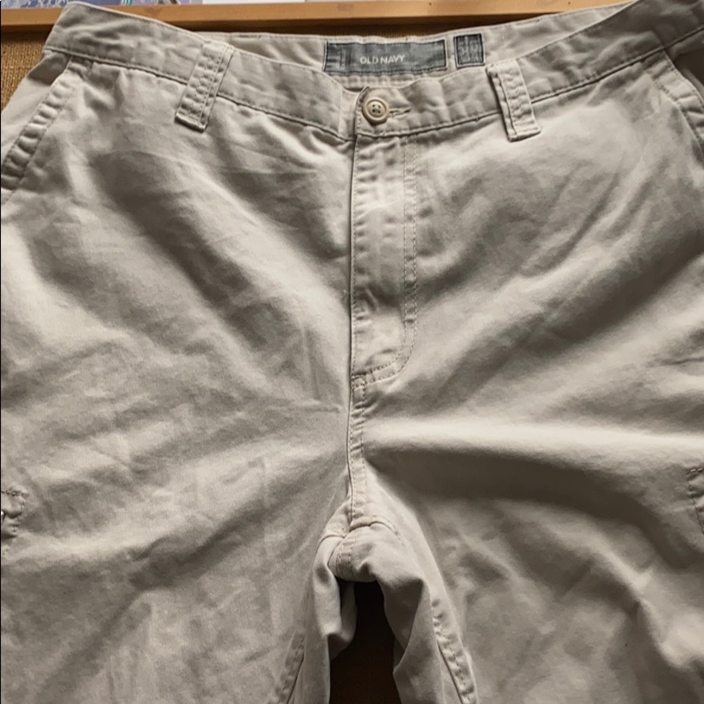 Old navy beige loose cargo 36/34 flawed